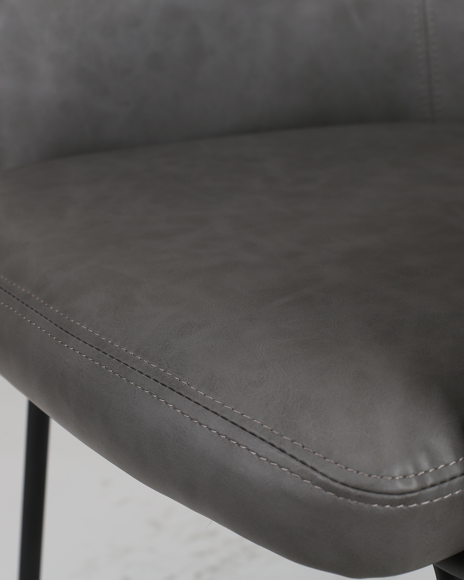 Læder spisestol med arm Læder spisestol med arm